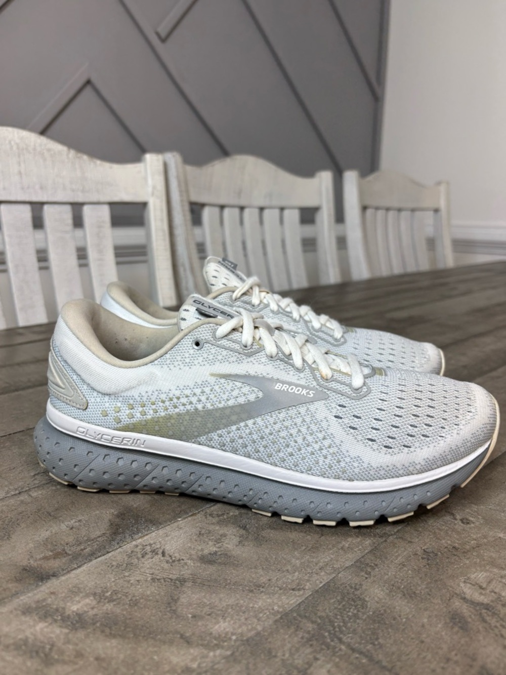 Brooks Glycerin 18 Running Shoes White Gray Women's Size 9B Medium